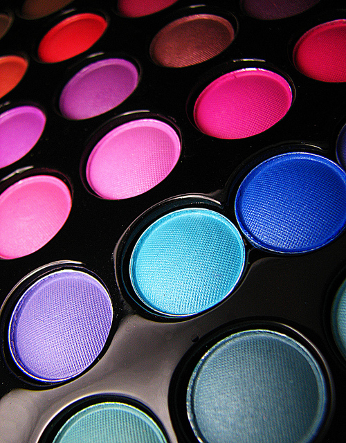 Picture of a make-up palette with various colours on it