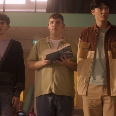 A picture of the character in the Netflix series, Heartstopper. From left to right: Nick, Charlie, Isaac, Tao, Elle.